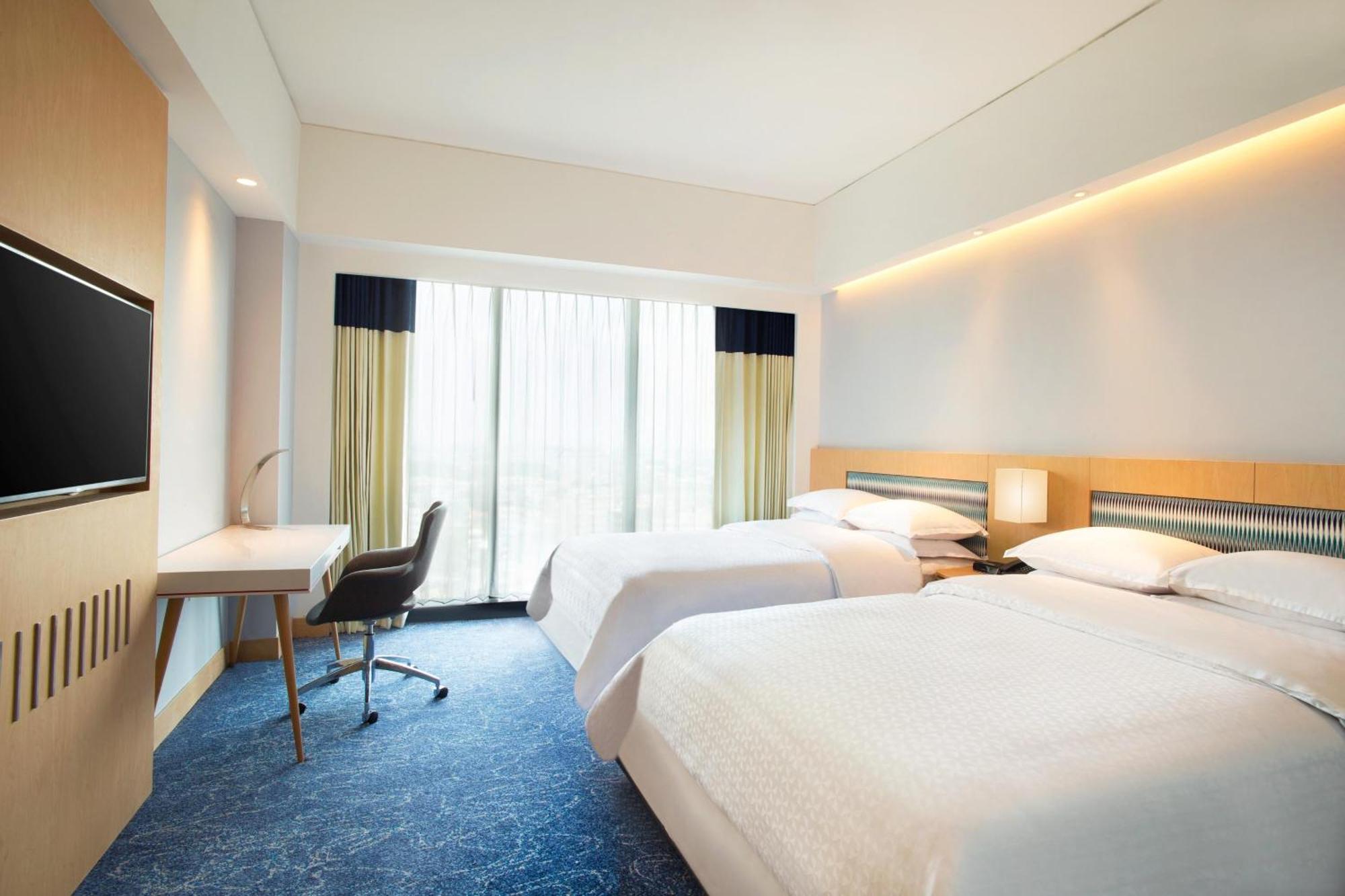 Four Points By Sheraton Surabaya, Tunjungan Plaza Exteriér fotografie