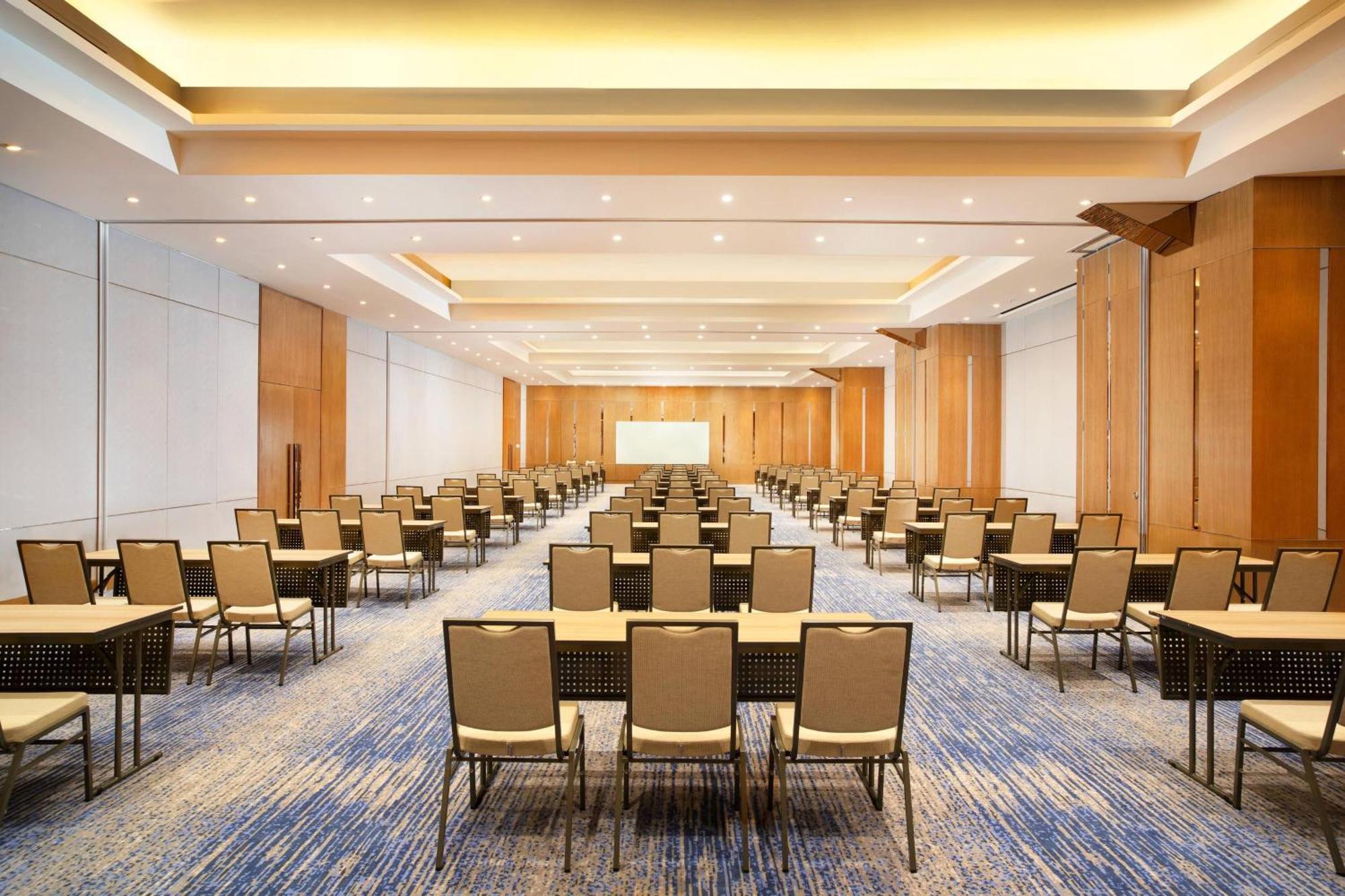 Four Points By Sheraton Surabaya, Tunjungan Plaza Exteriér fotografie