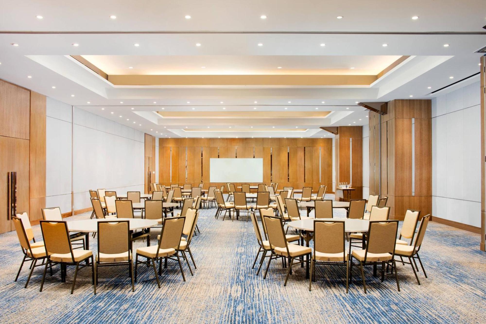 Four Points By Sheraton Surabaya, Tunjungan Plaza Exteriér fotografie