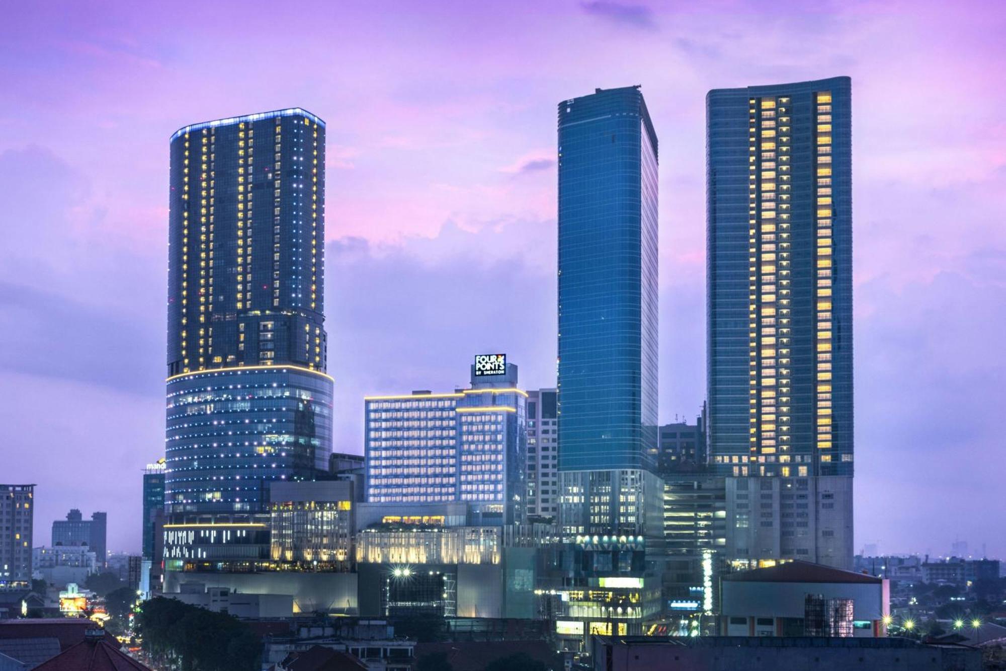 Four Points By Sheraton Surabaya, Tunjungan Plaza Exteriér fotografie